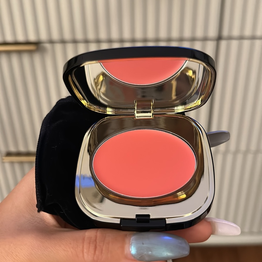 Dolce & Gabbana Creamy Face Color in “#20, Rosa Calizia”